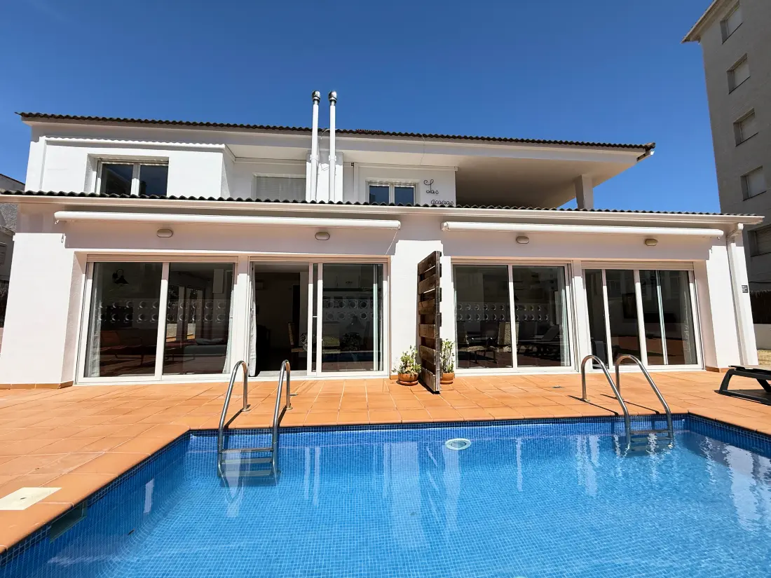 Location de Vacances Roses 684