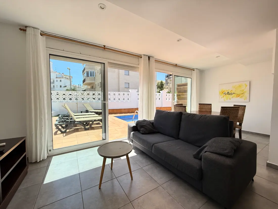 Location de Vacances Roses 684
