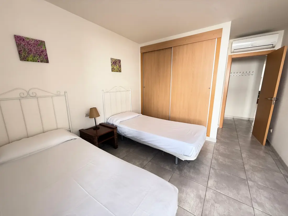 Location de Vacances Roses 689
