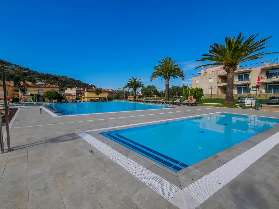 Location de Vacances Roses 831