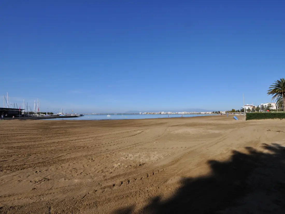 Location de Vacances Roses 946