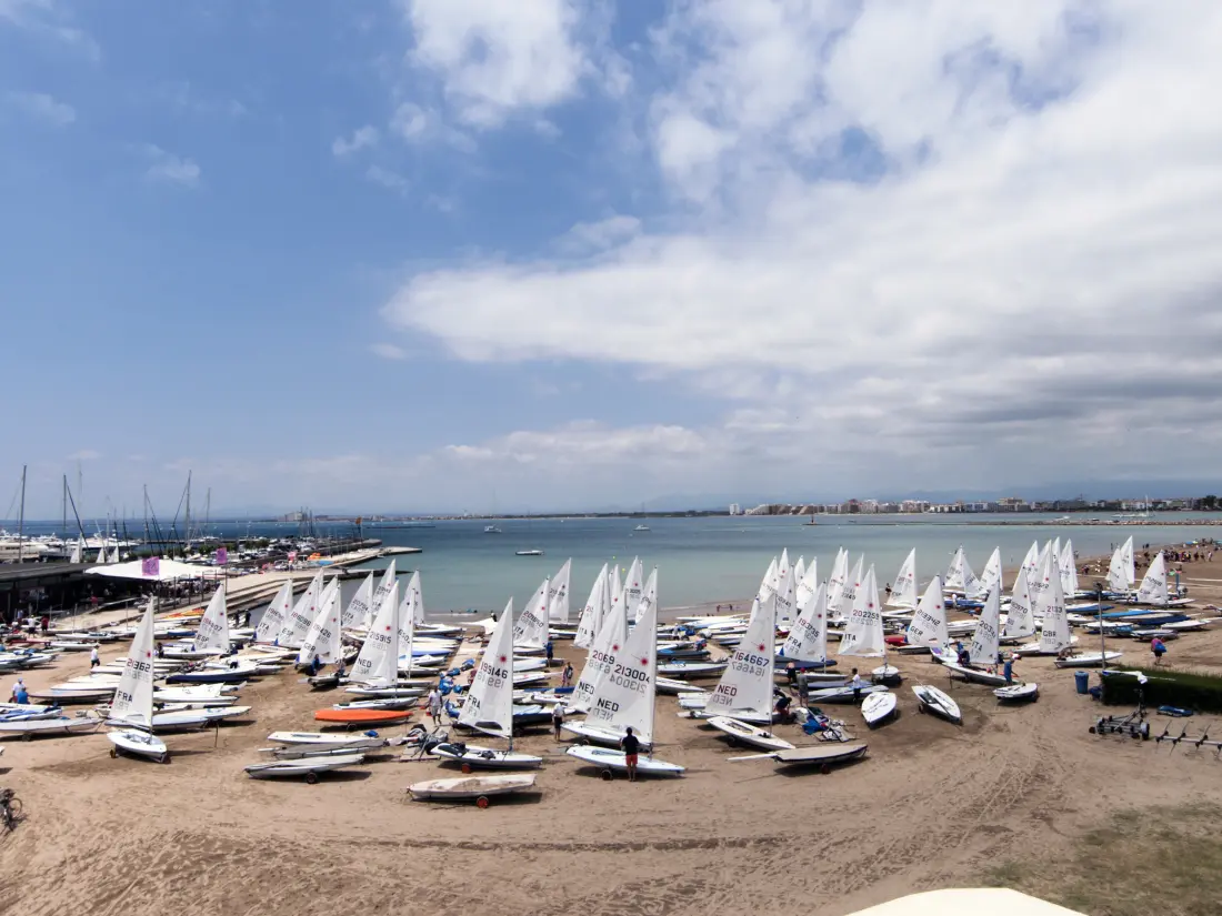 Location de Vacances Roses 946