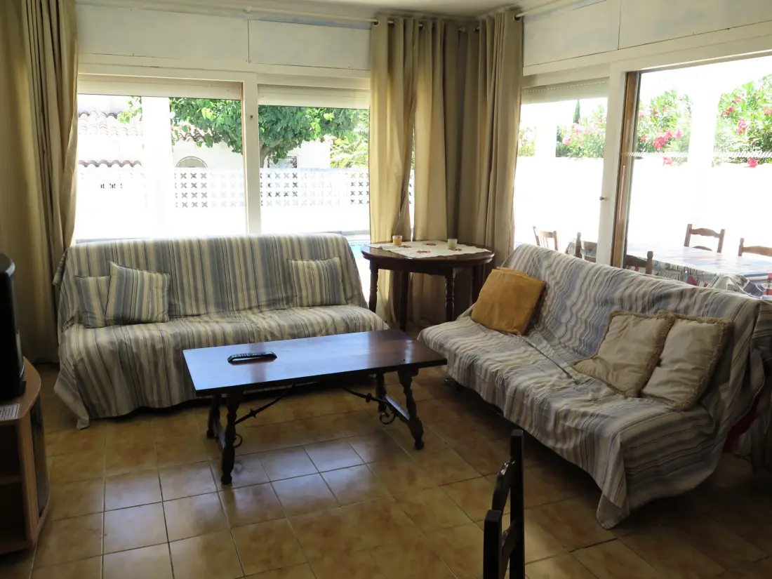 Maison de Vacances Roses 1003