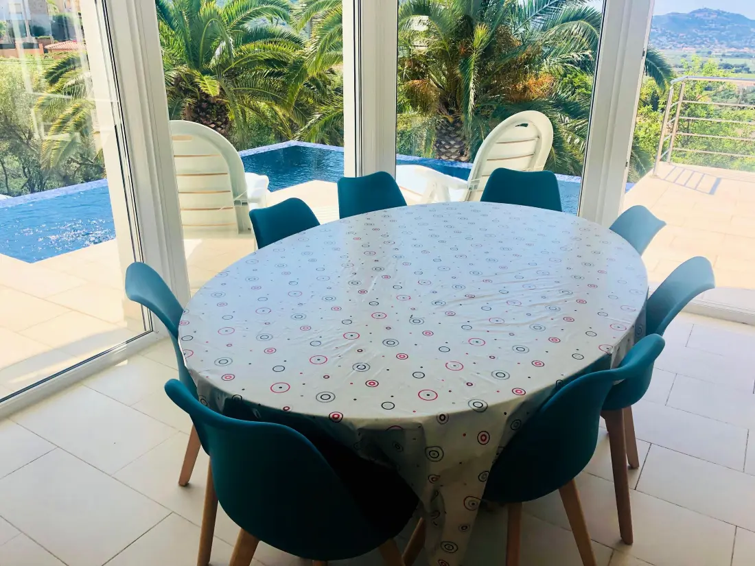 Maison de Vacances Roses 1055