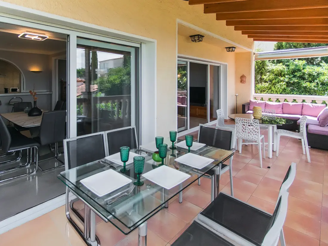 Maison de Vacances Roses 1325