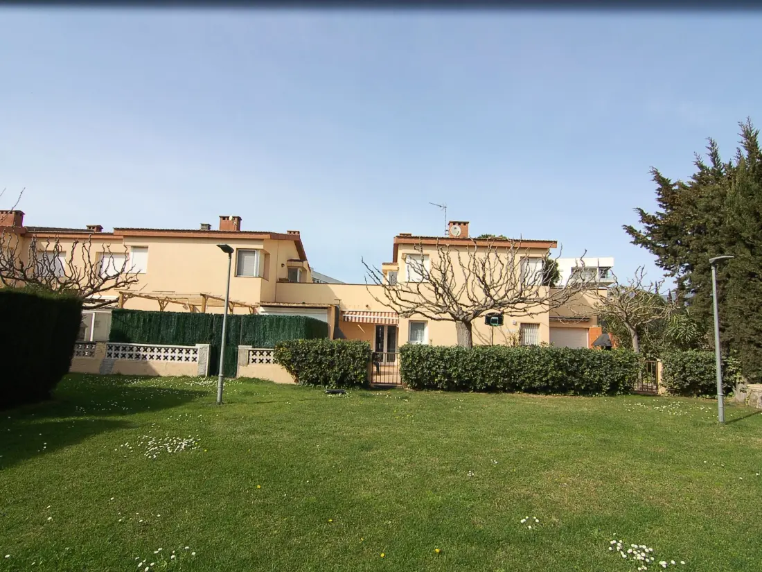Maison de Vacances Roses 581