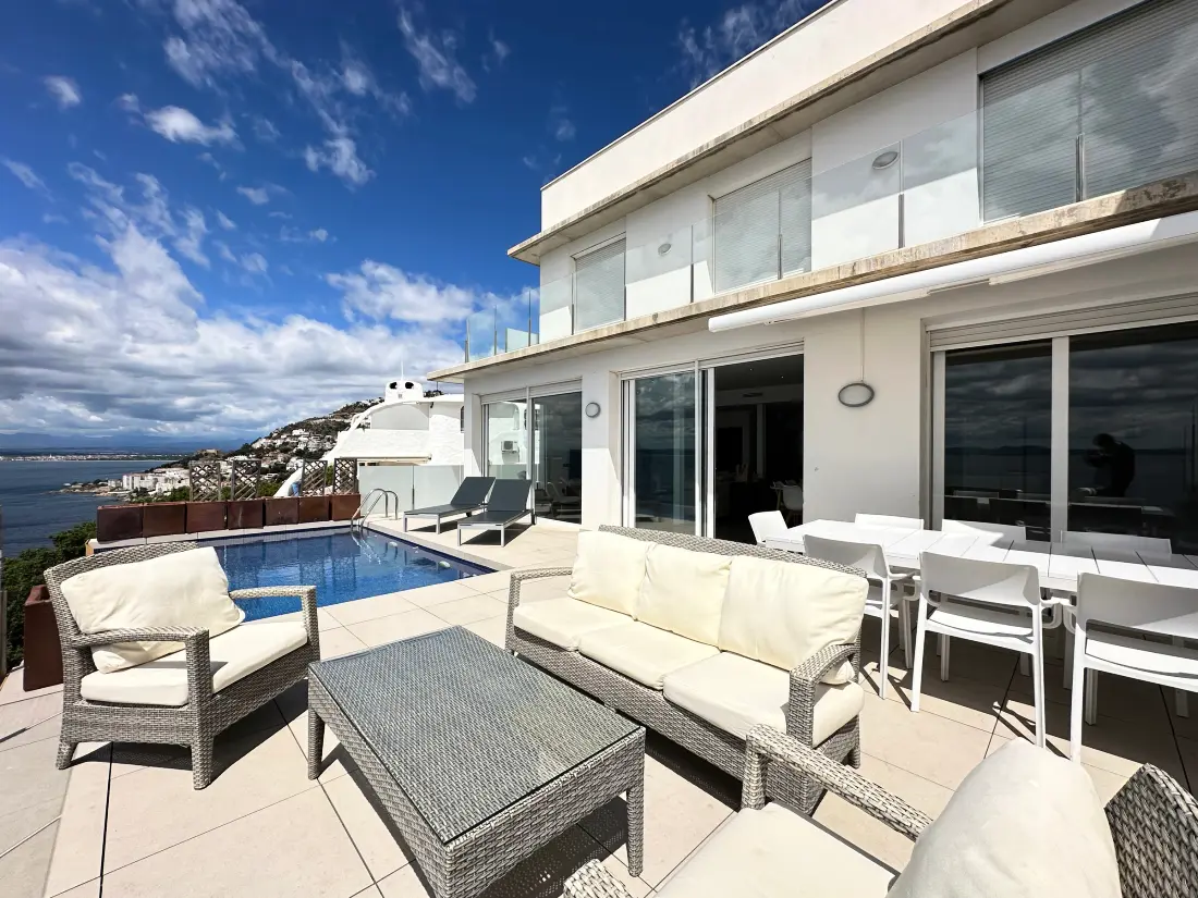 Maison de Vacances Roses 712