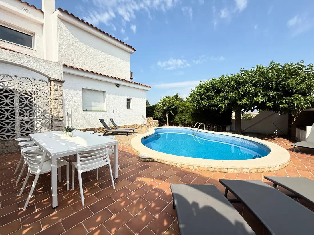 Maison de Vacances Roses 759