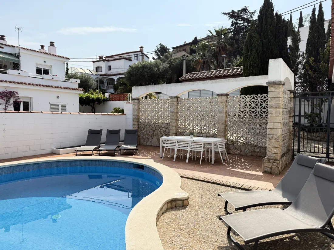 Maison de Vacances Roses 759