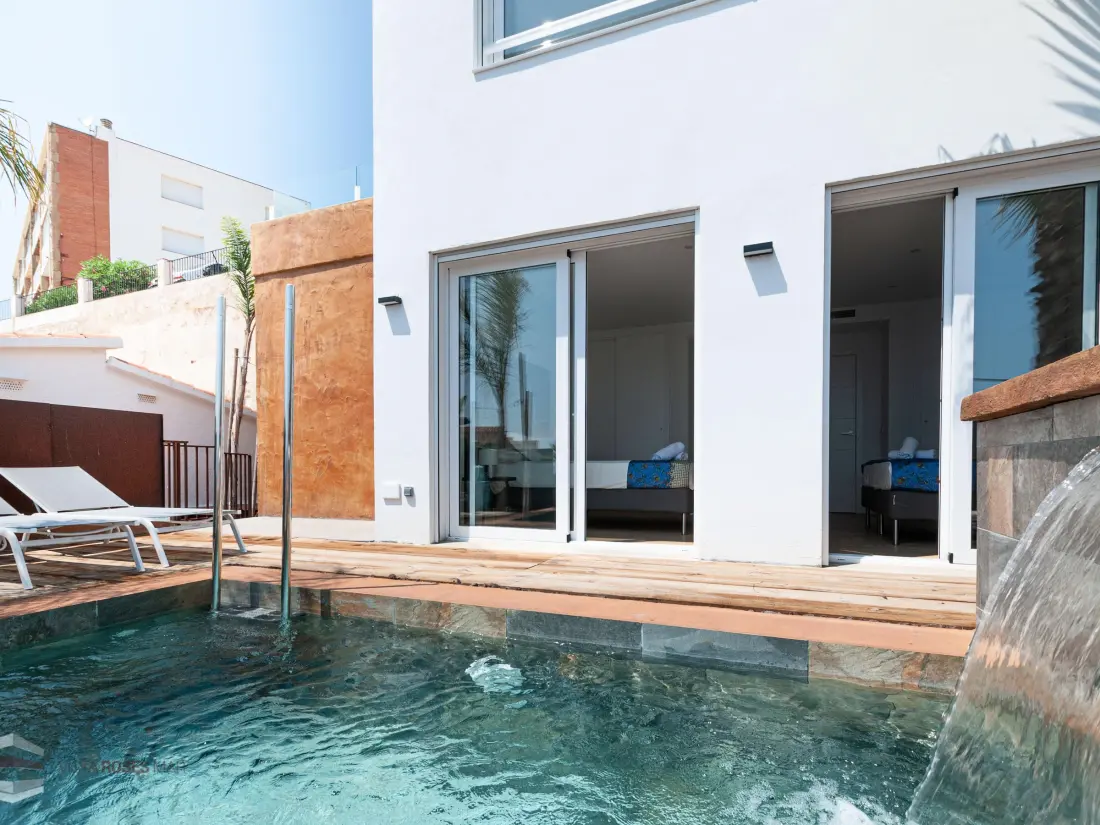 Maison de Vacances Roses 896