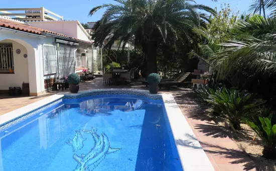 Maison de Vacances Roses 968