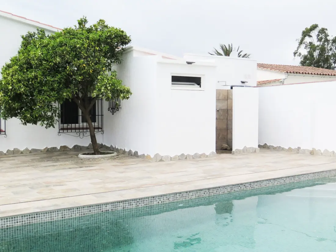 Maison de Vacances Roses 969