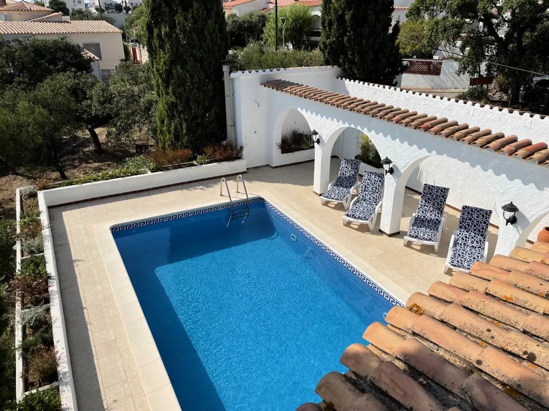Maison de Vacances Roses 979