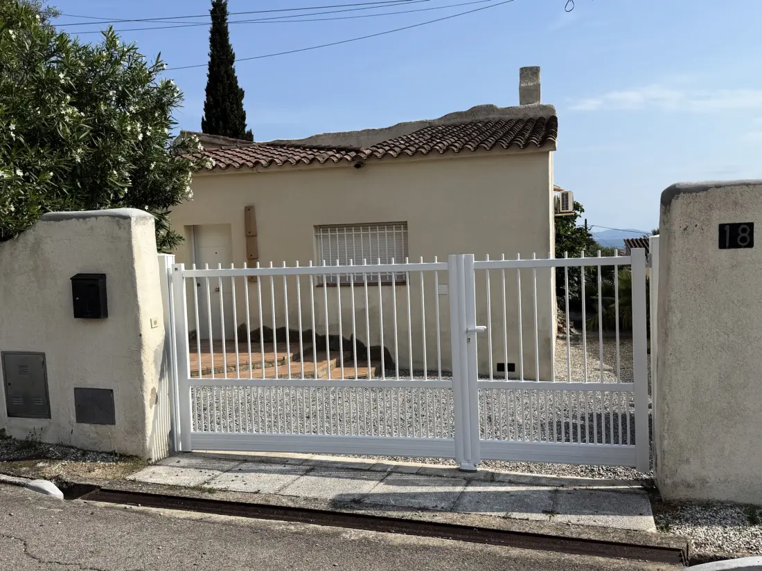 Maison de Vacances Roses 999
