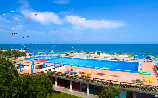 Camping Rosapineta Village ***