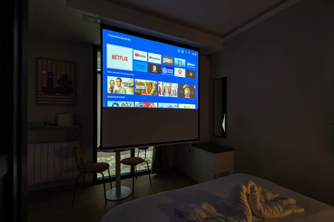 La Love-room D'alice, Balnéo Et Vidéo-projecteur !