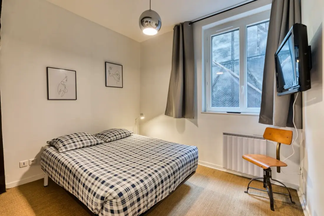 Le Charmant 1 étoiles★ F2 Rue Du Gros Horloge à Rouen!
