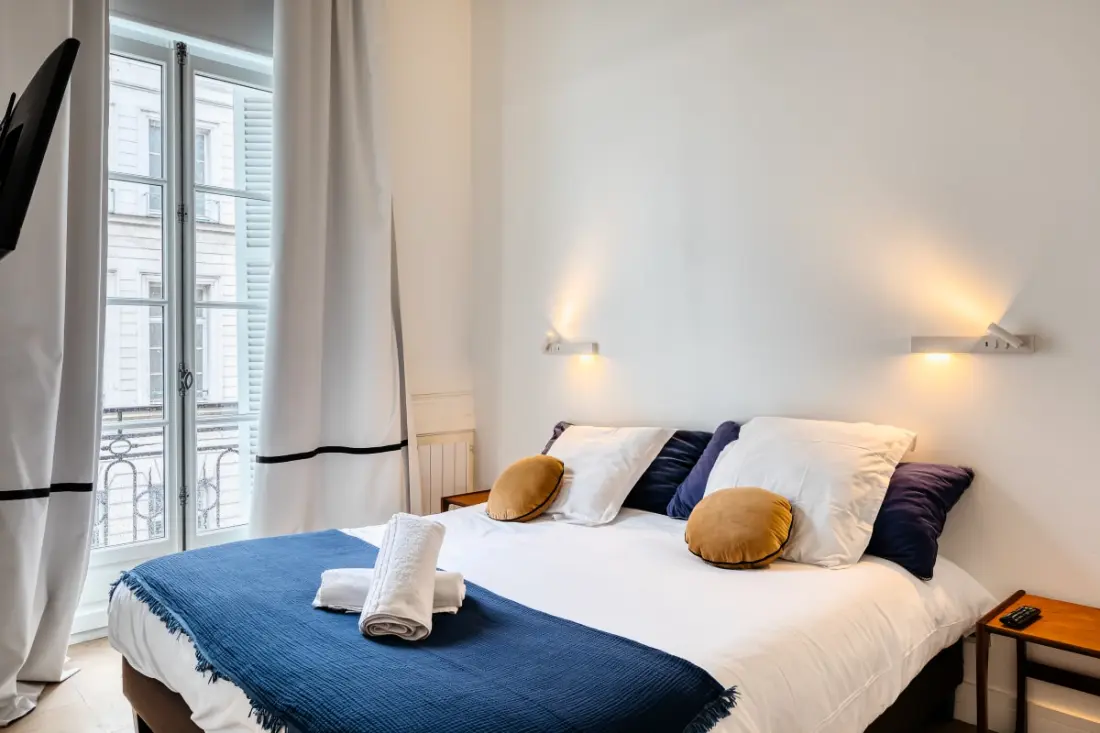 Le Jeanne D'arc, Magnifique F3 De Style Haussmannien  !
