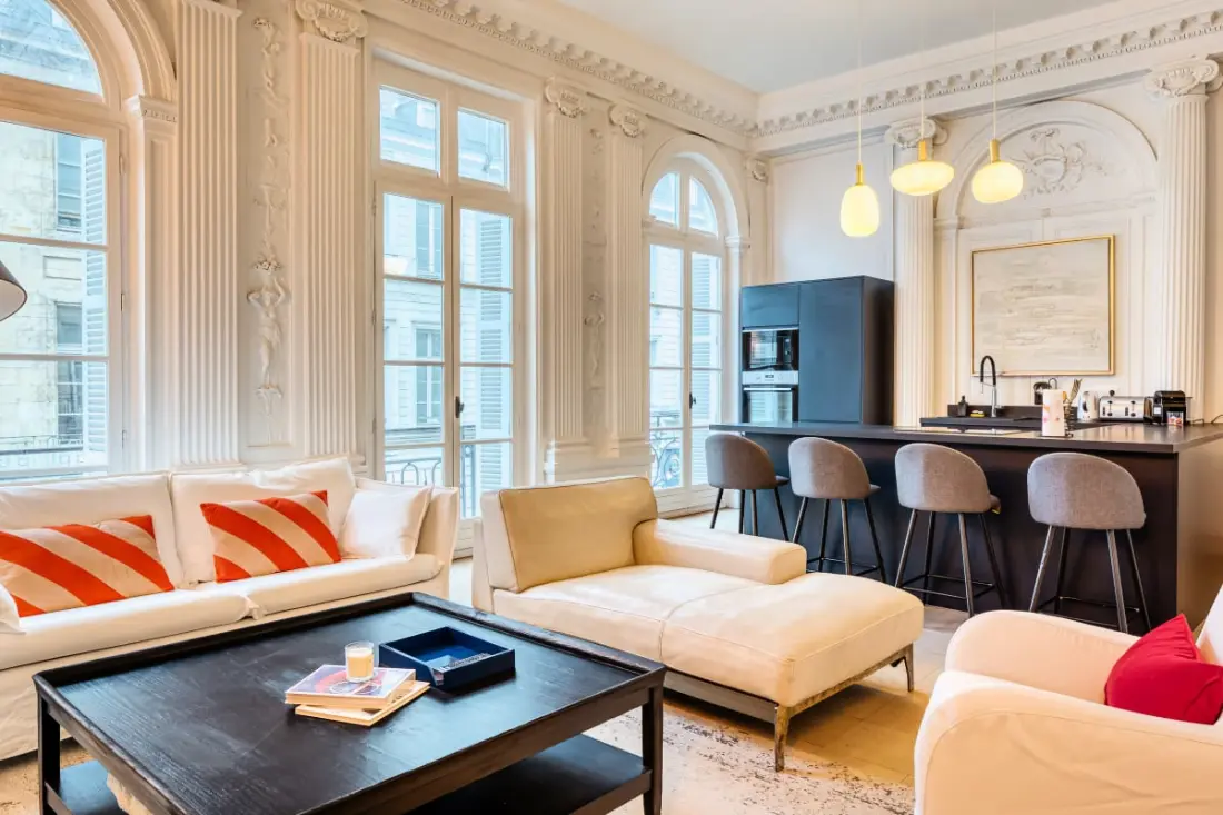 Le Jeanne D'arc, Magnifique F3 De Style Haussmannien  !