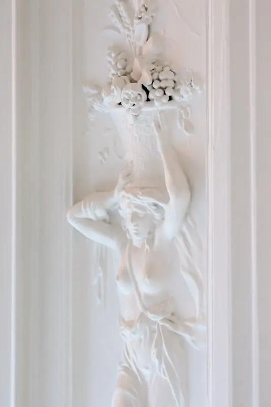 Le Jeanne D'arc, Magnifique F3 De Style Haussmannien  !
