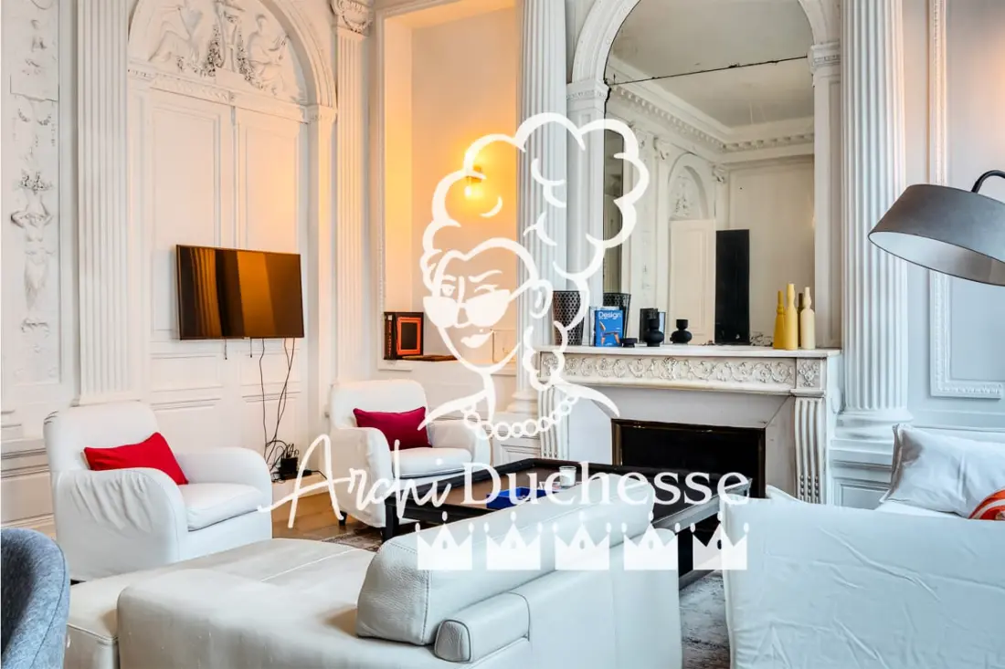 Le Jeanne D'arc, Magnifique F3 De Style Haussmannien  !