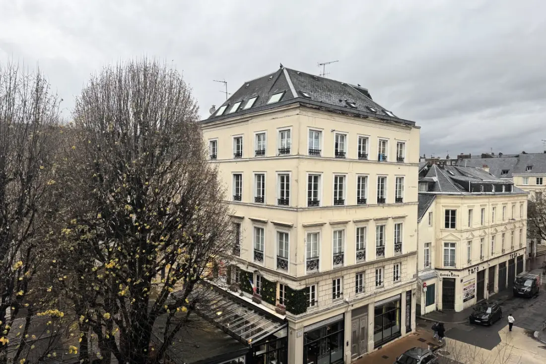 Le Lauroise, Magnifique F2 Place Des Carmes