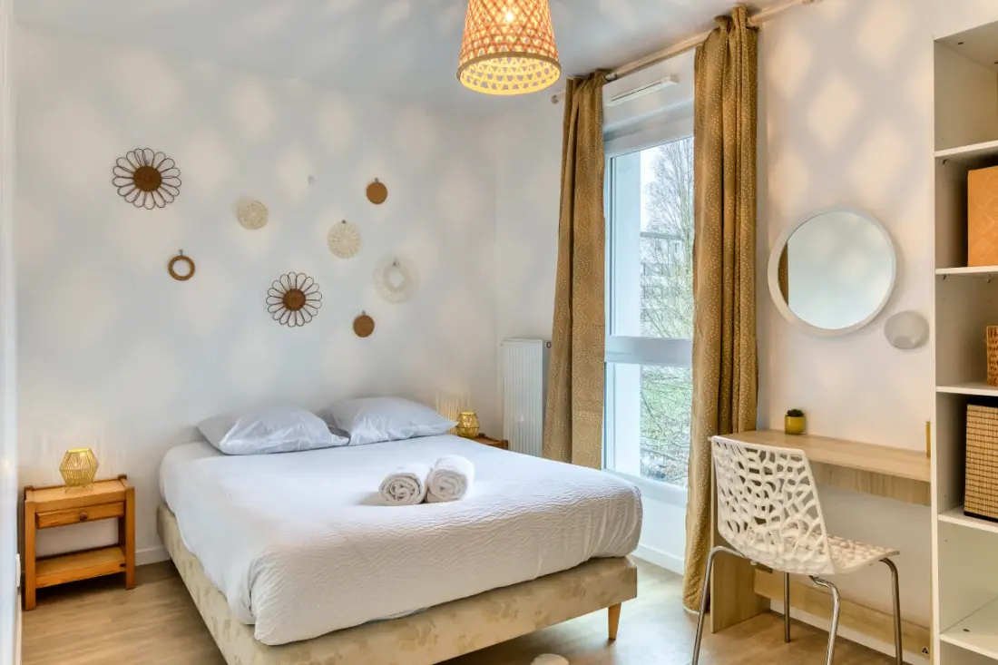 Le Nicole, Un Appartement En Duplex Avec Balcon Et Place De Parking.