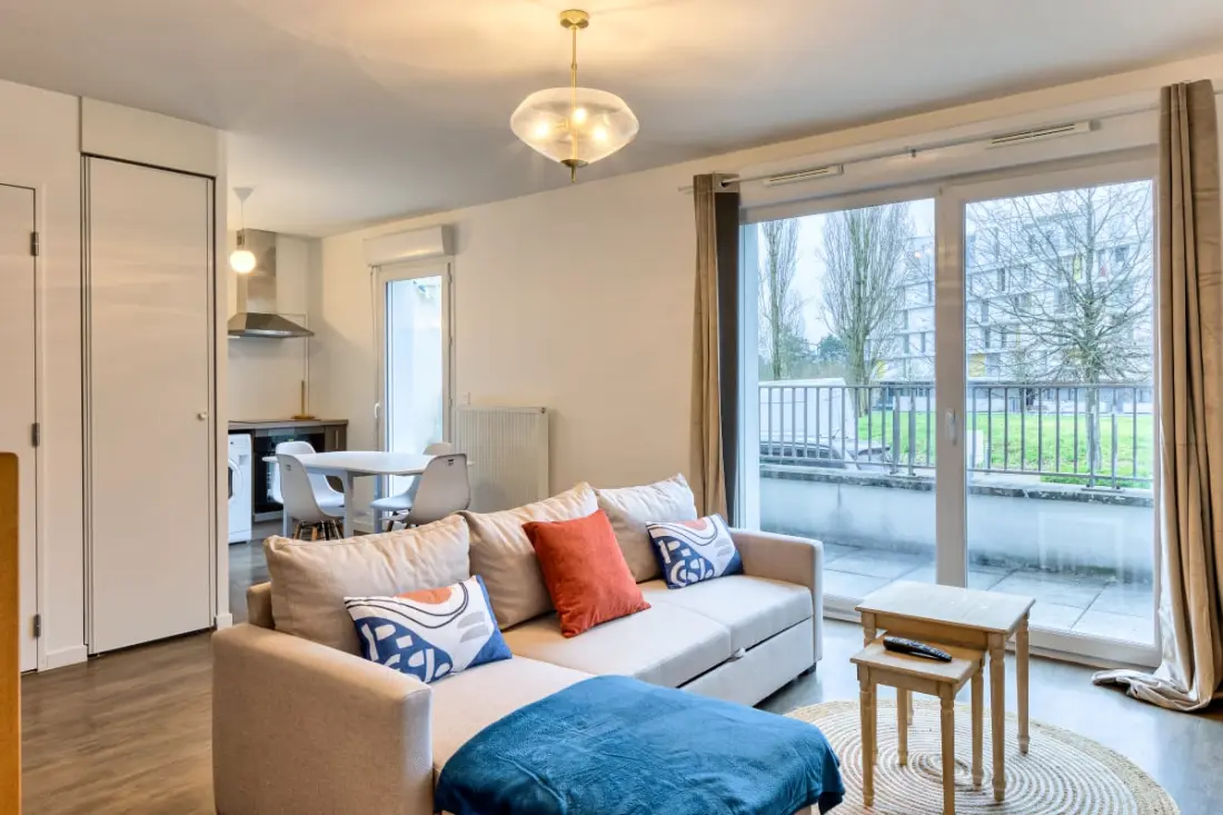 Le Nicole, Un Appartement En Duplex Avec Balcon Et Place De Parking.