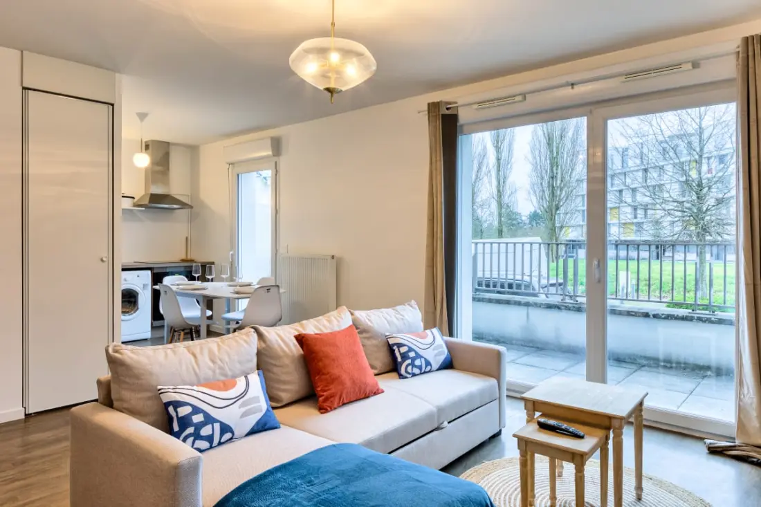 Le Nicole, Un Appartement En Duplex Avec Balcon Et Place De Parking.