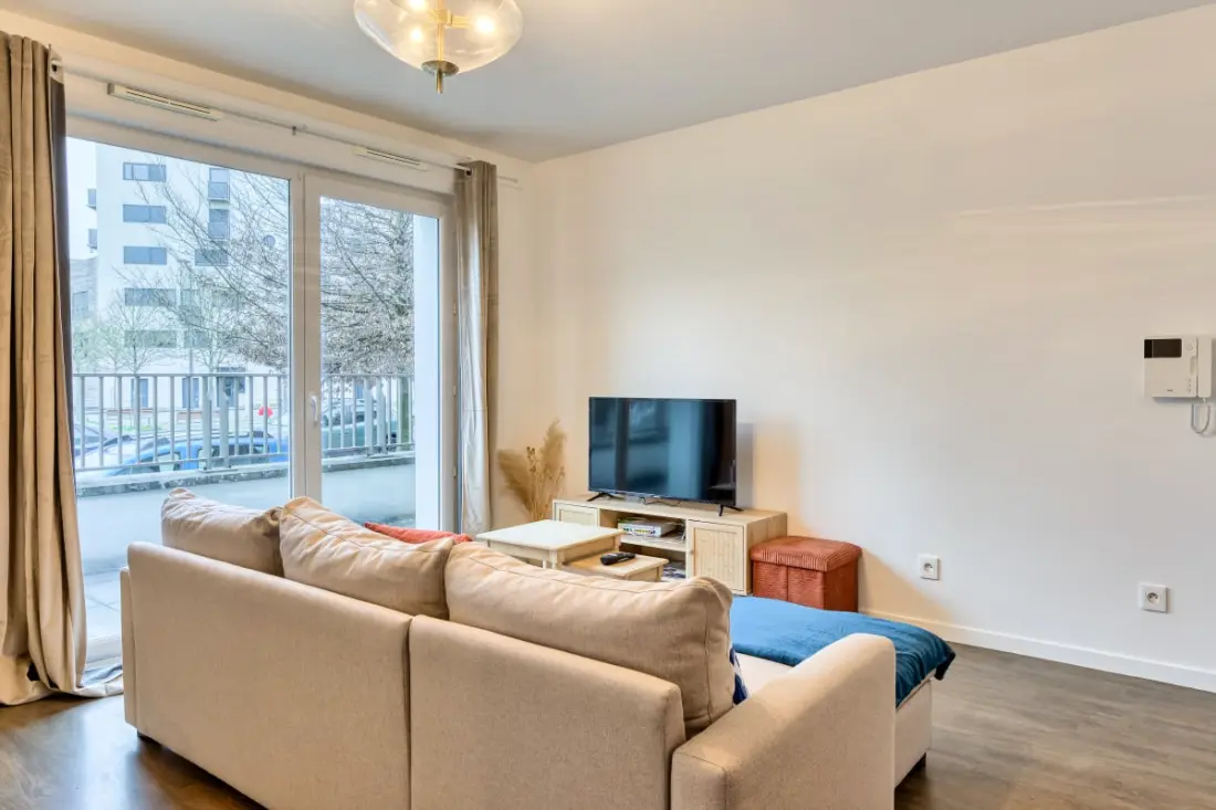 Le Nicole, Un Appartement En Duplex Avec Balcon Et Place De Parking.