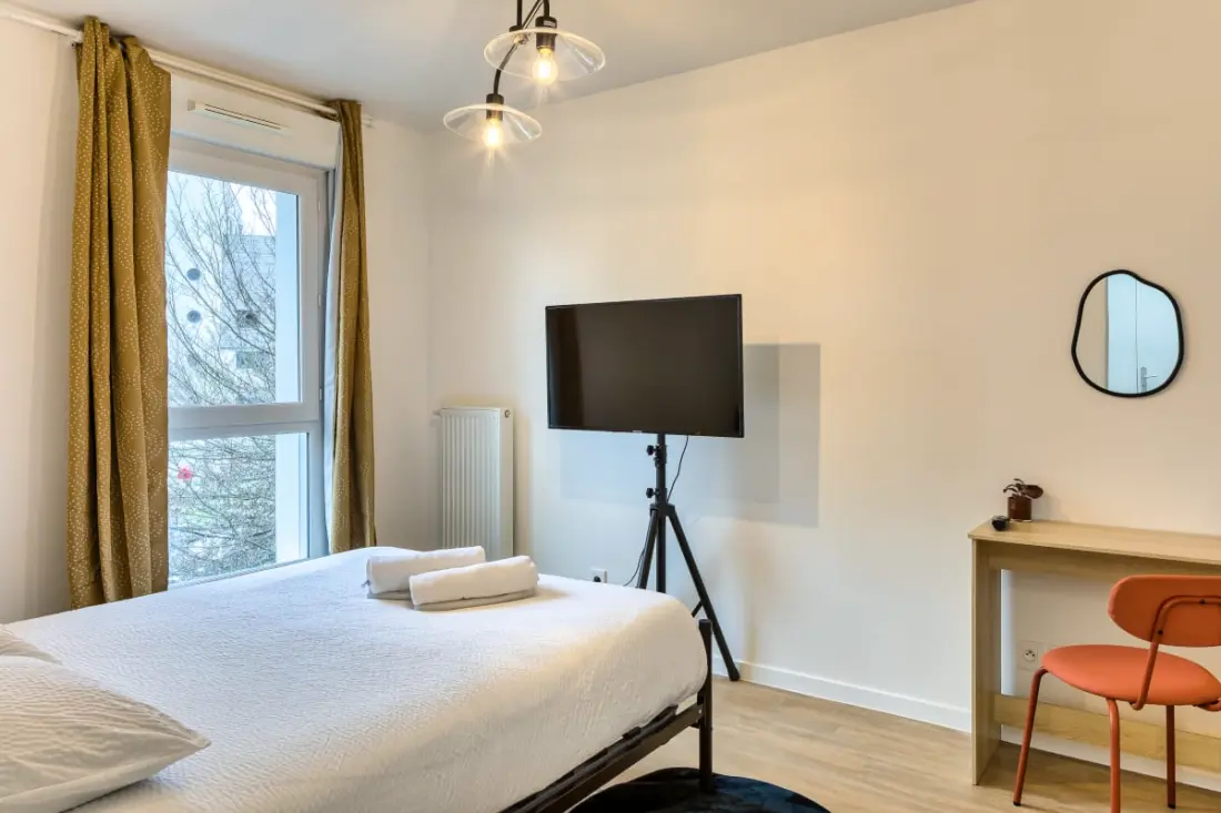 Le Nicole, Un Appartement En Duplex Avec Balcon Et Place De Parking.