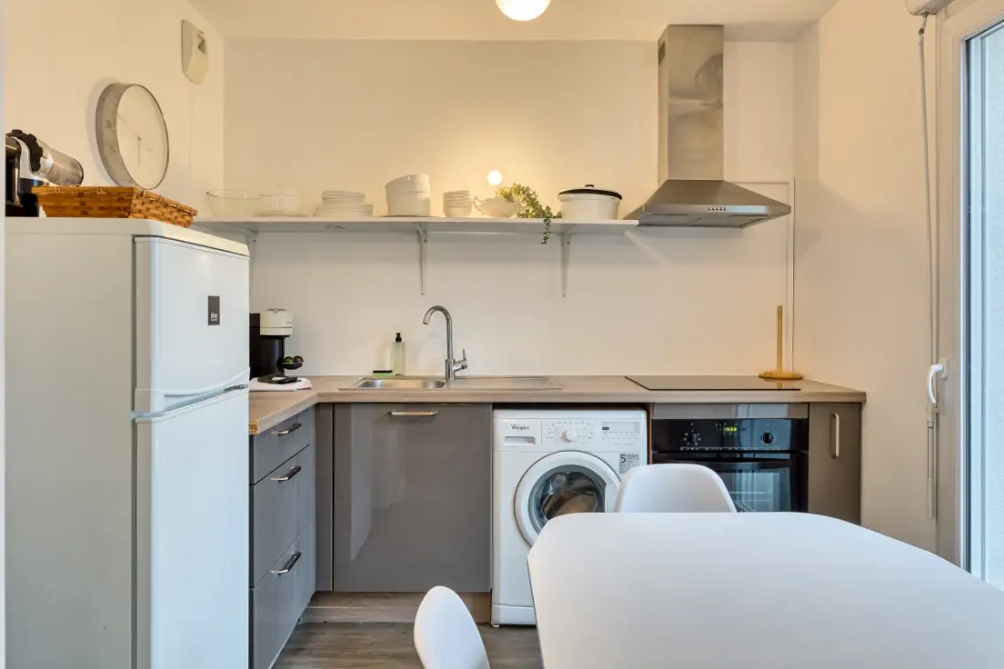 Le Nicole, Un Appartement En Duplex Avec Balcon Et Place De Parking.