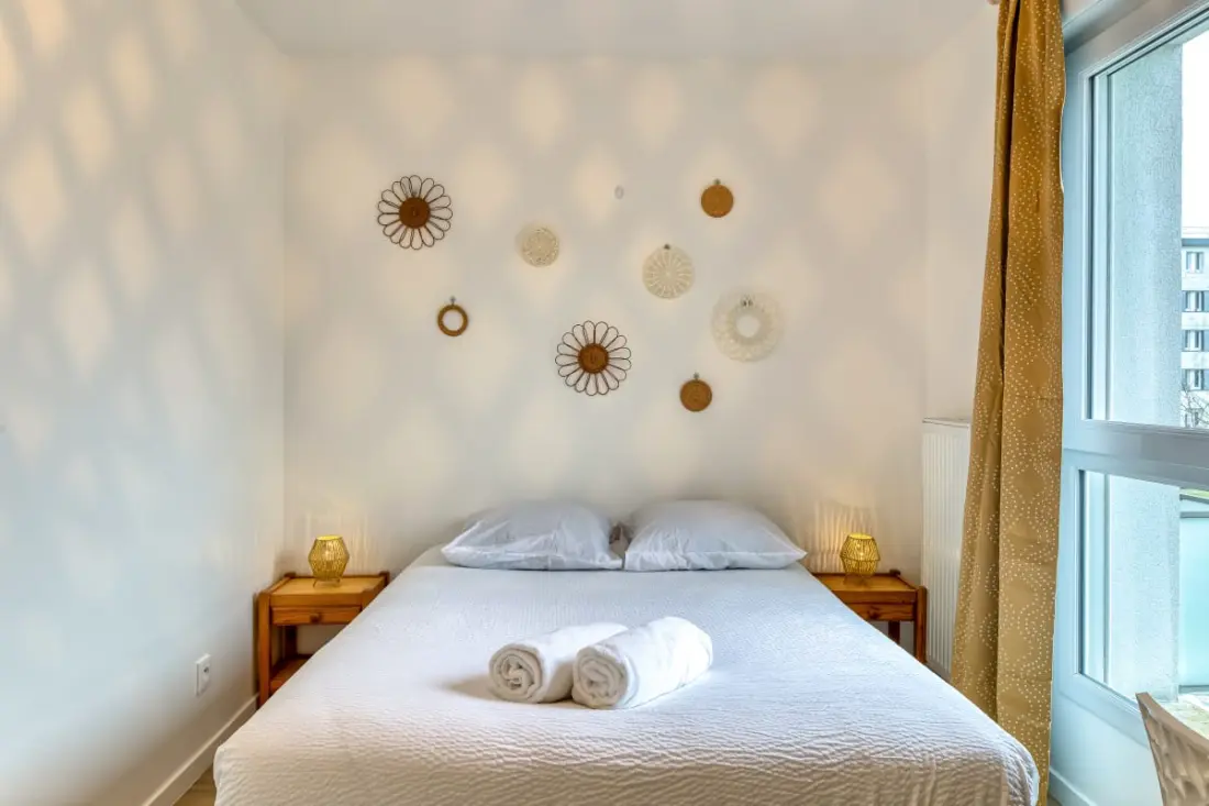 Le Nicole, Un Appartement En Duplex Avec Balcon Et Place De Parking.