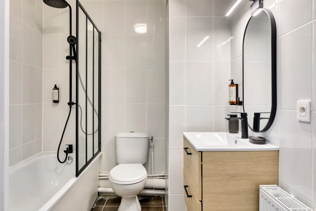 Le Nicole, Un Appartement En Duplex Avec Balcon Et Place De Parking.