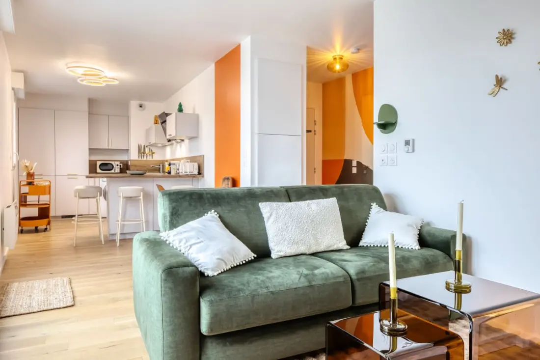Les Mathurins, F2 Unique Terrasse, Parking Et Sport