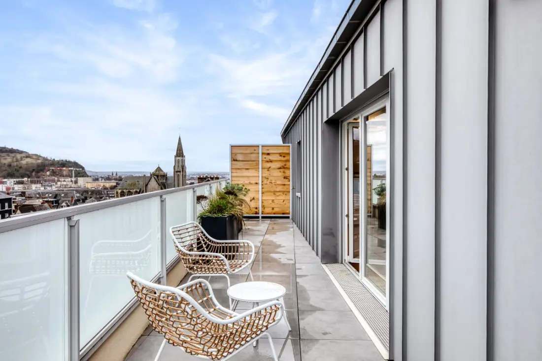 Les Mathurins, F2 Unique Terrasse, Parking Et Sport