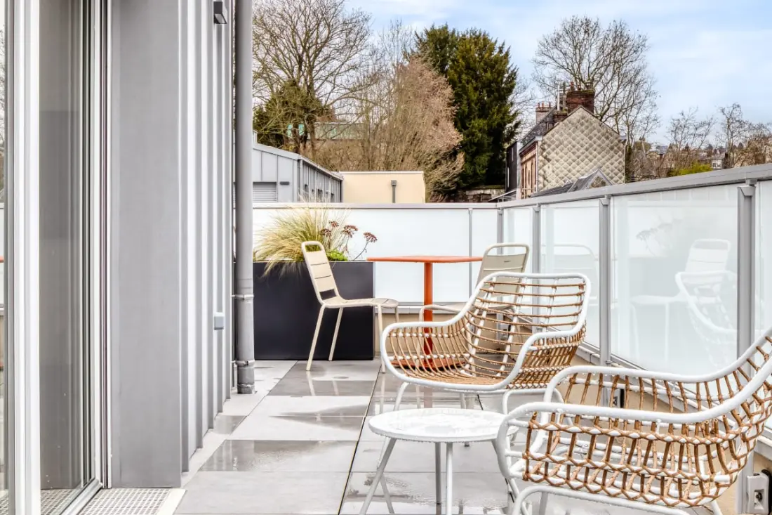 Les Mathurins, F2 Unique Terrasse, Parking Et Sport