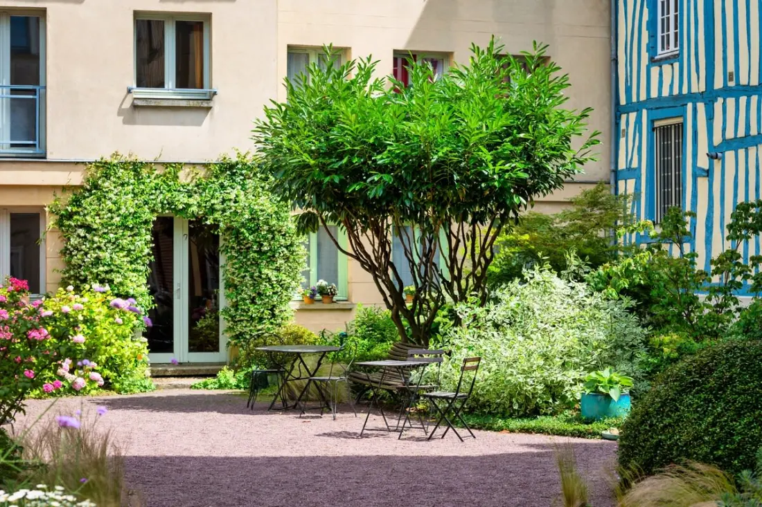 Rafael F2 Bourgeois Avec Jardin