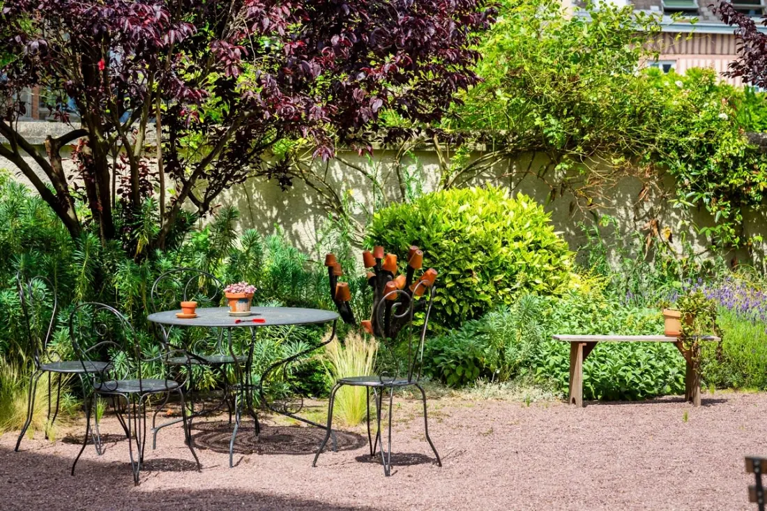 Rafael F2 Bourgeois Avec Jardin