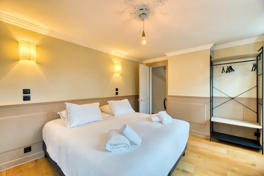 Suzanne4 étoiles★★★★ : Duplex 4 étoiles★★★★Élégant4 étoiles★★★★ Au Coeur Rouen4 étoiles★★★★