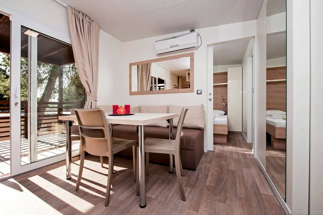 Camping Porton Nature Hideouts 2 étoiles★★