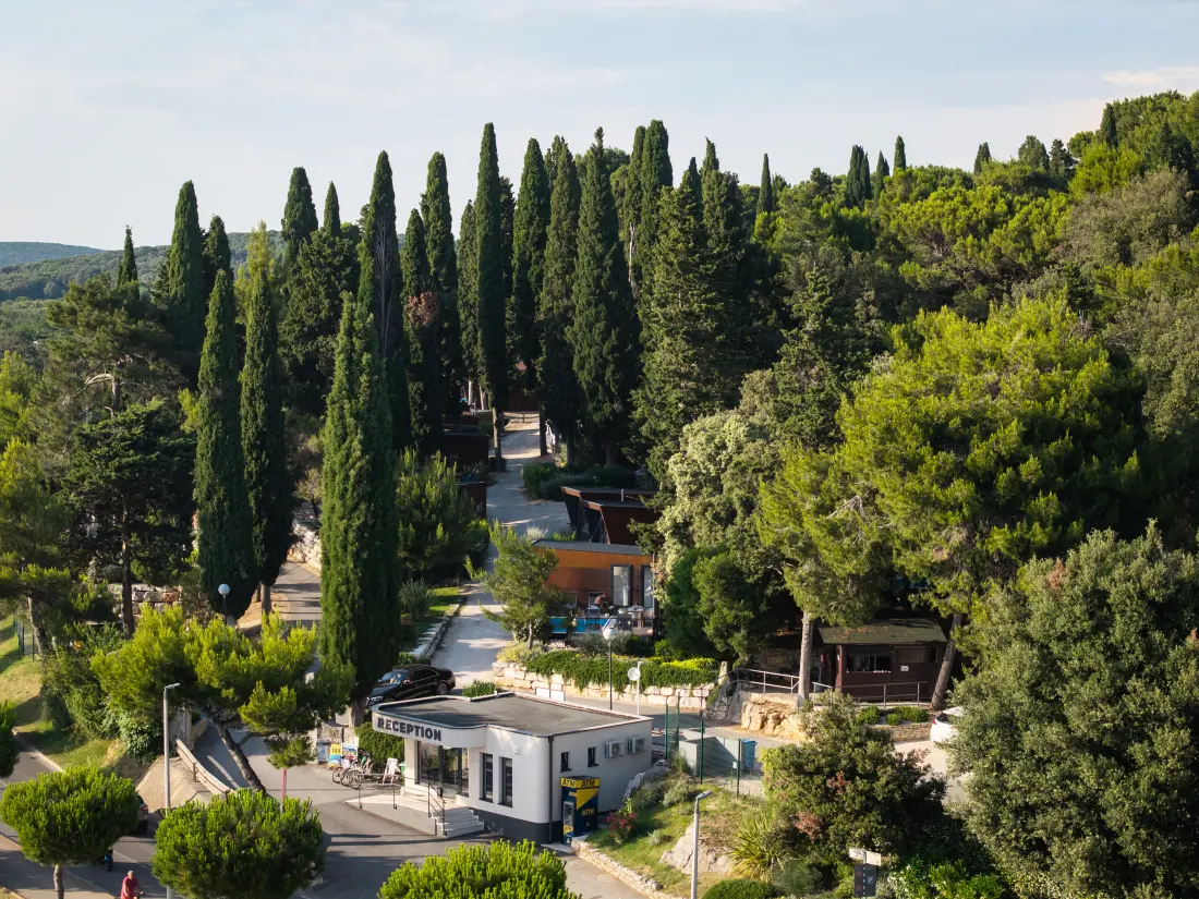 Camping Porton Nature Hideouts 2 étoiles★★