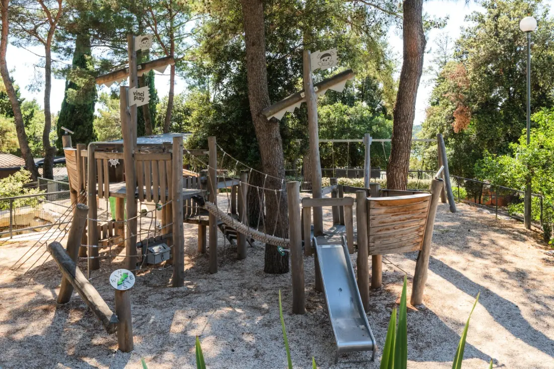 Camping Porton Nature Hideouts 2 étoiles★★