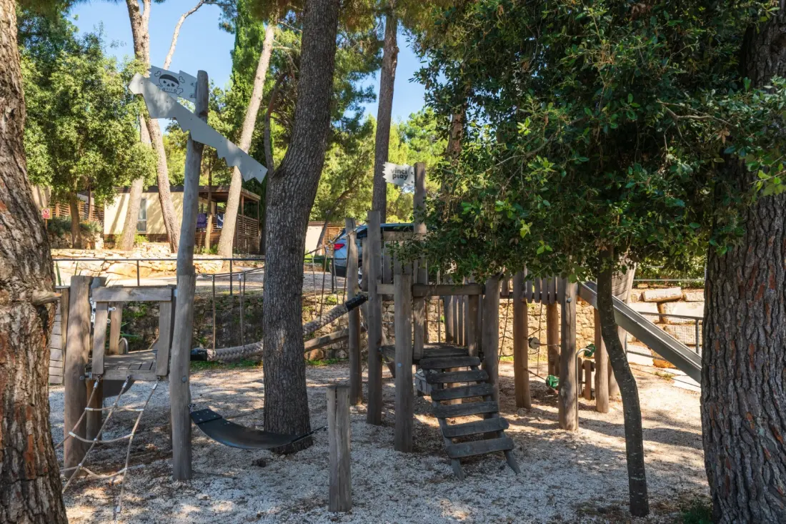 Camping Porton Nature Hideouts 2 étoiles★★