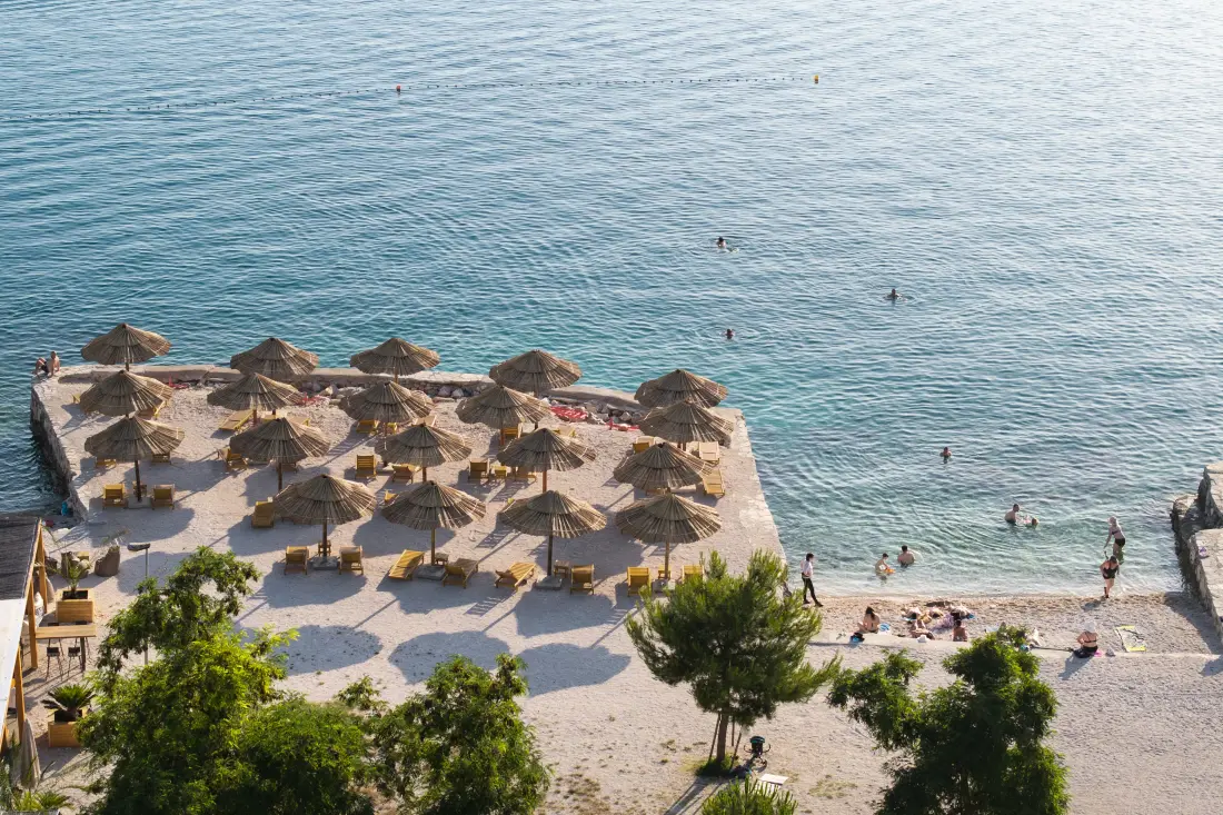 Camping Porton Nature Hideouts 2 étoiles★★