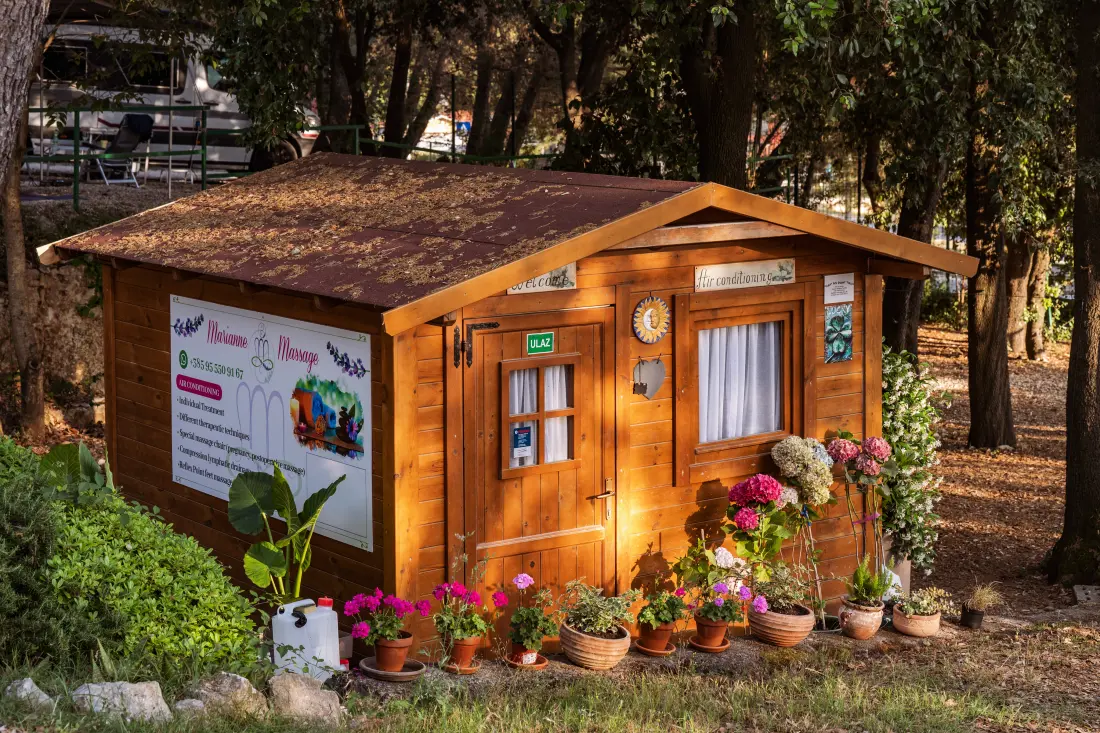 Camping Porton Nature Hideouts 2 étoiles★★