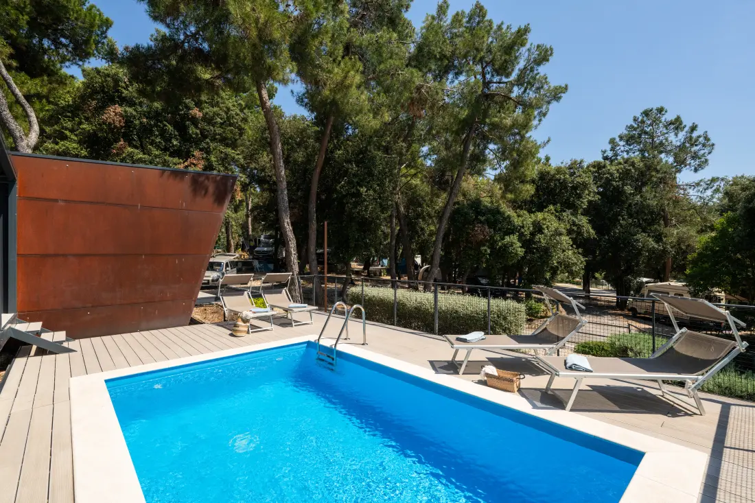 Camping Porton Nature Hideouts 2 étoiles★★