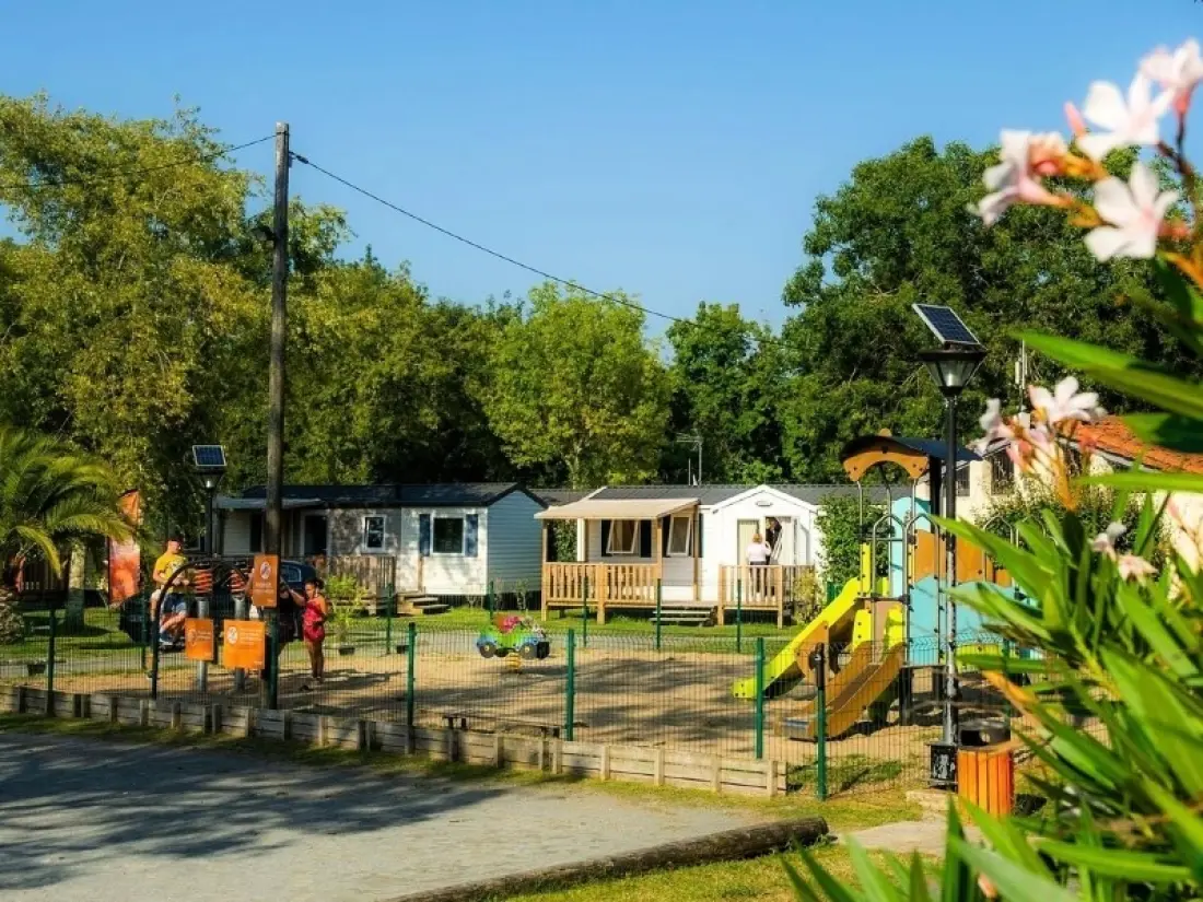 Camping Les Catalpas3 étoiles★★★