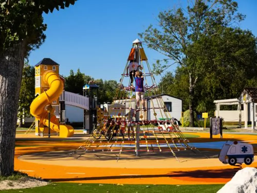 Camping Club Pontaillac Plage 45 étoiles★★★★★ - MS VACANCES 5 étoiles★★★★★