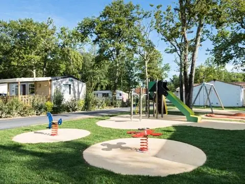 Camping Les Chèvrefeuilles  4 étoiles★★★★